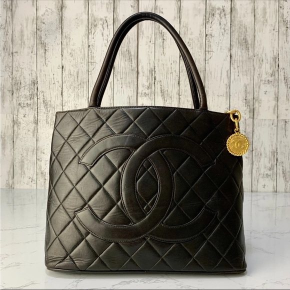 CHANEL Quilted Large Logo Black Calfskin Gold Medallion Tote - Picture 1 of 13